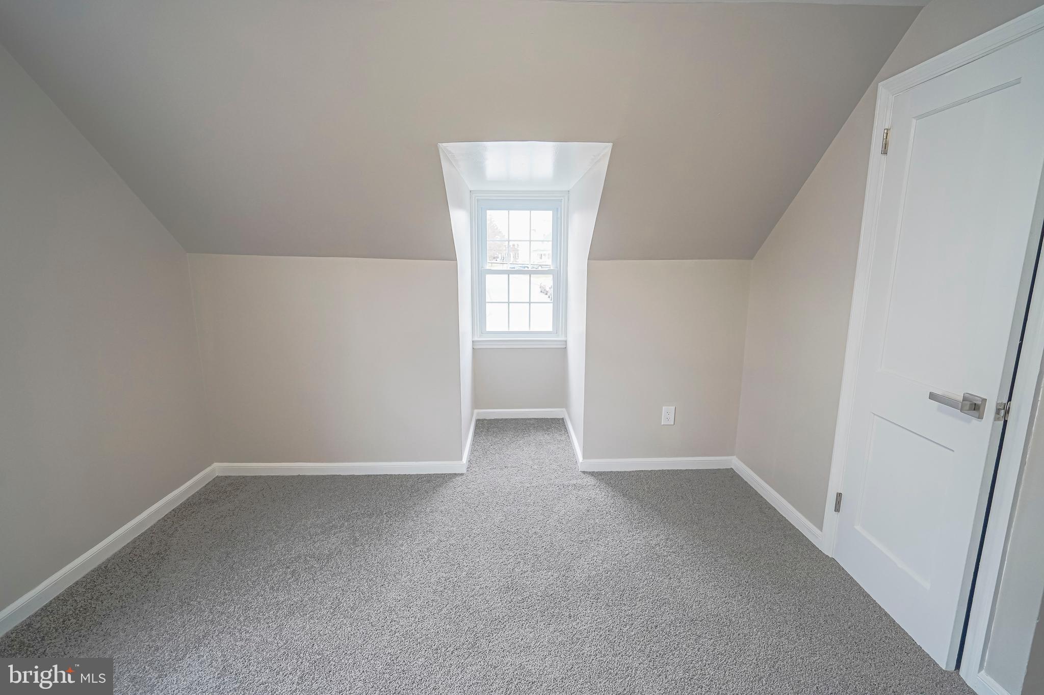 MILMONT PARK - Residential