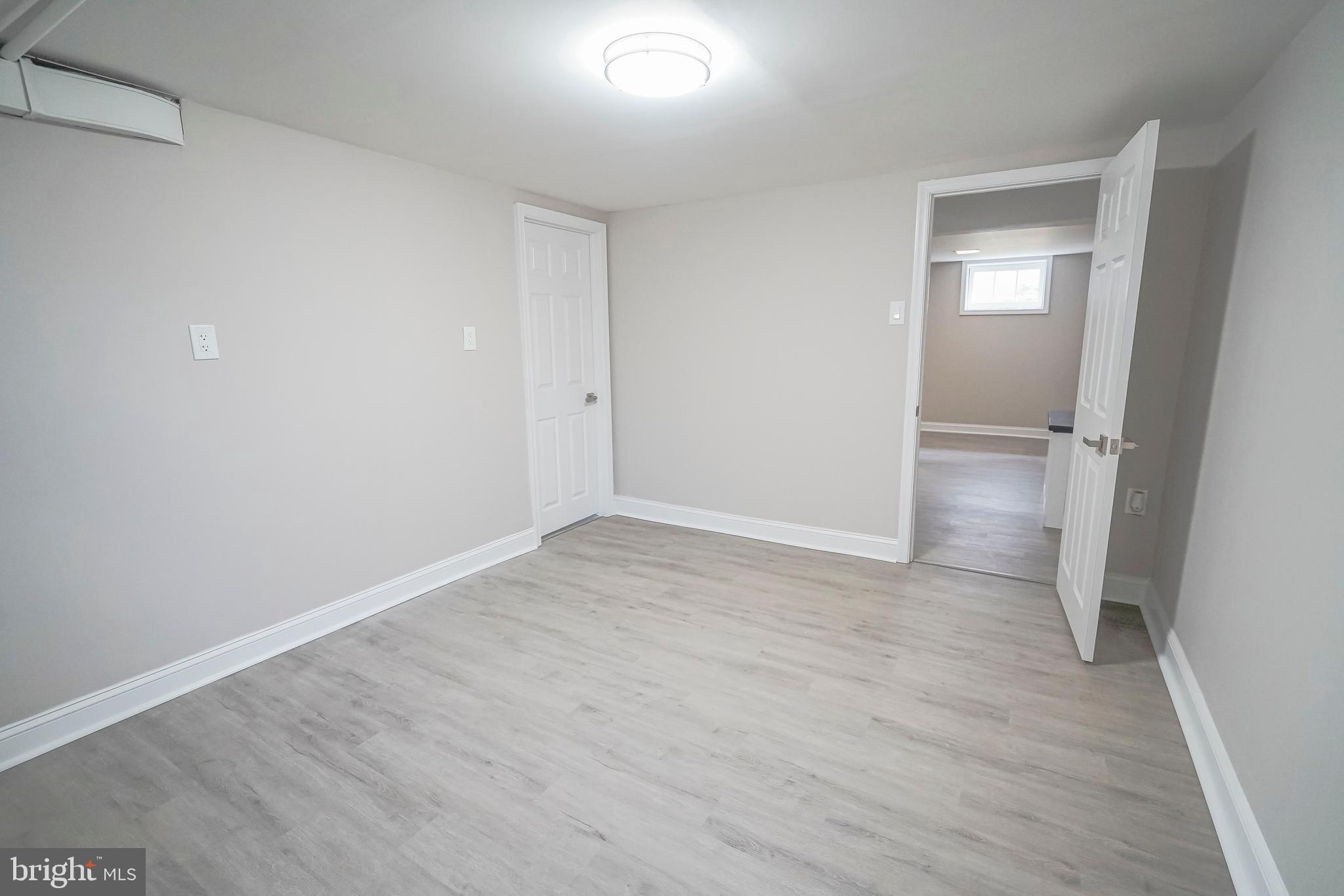 MILMONT PARK - Residential