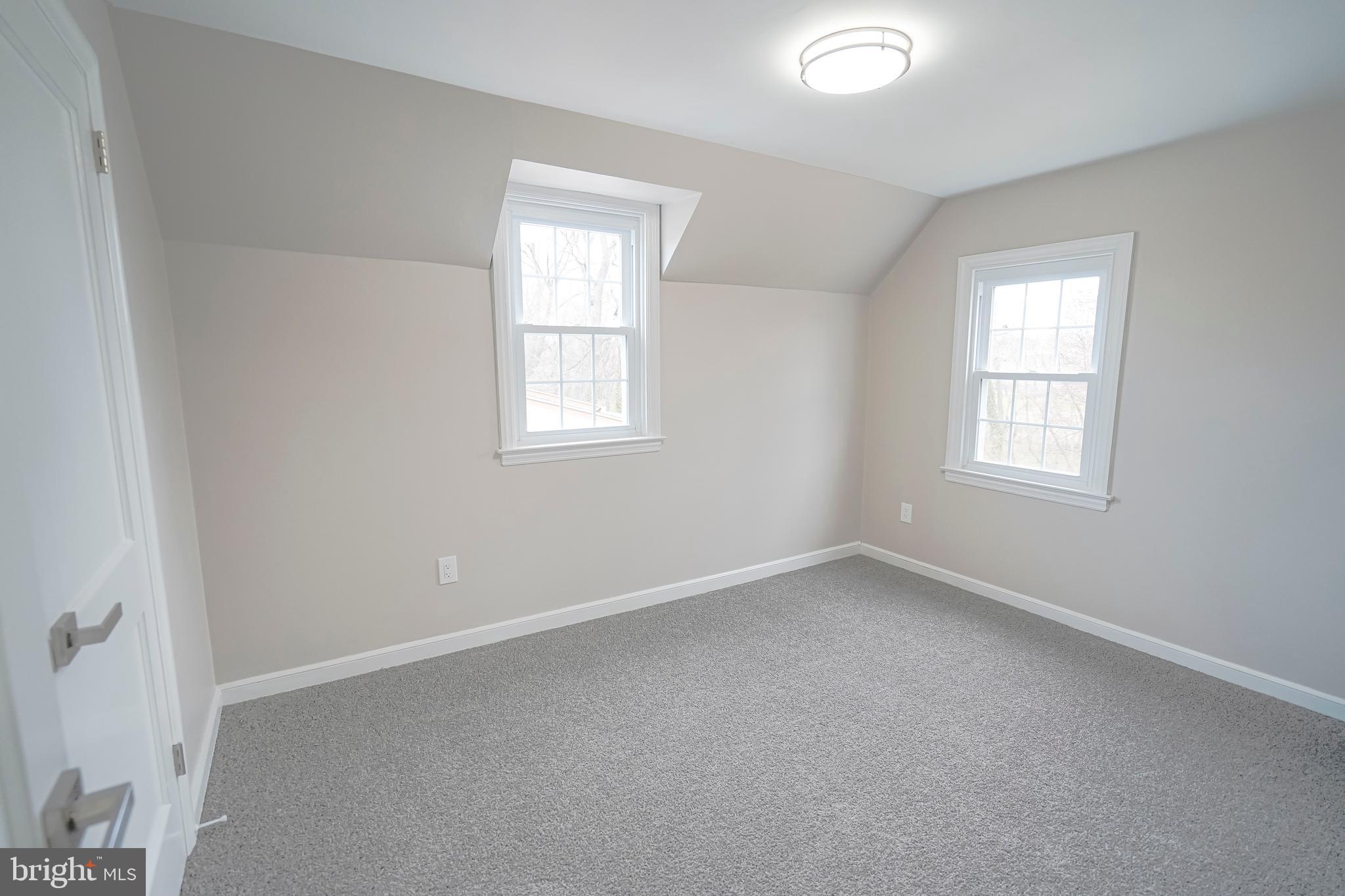 MILMONT PARK - Residential