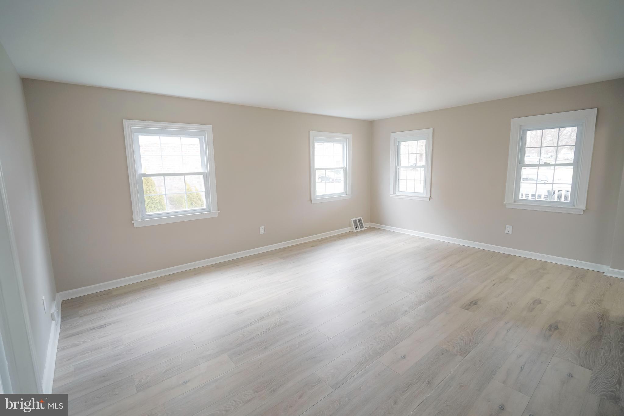 MILMONT PARK - Residential