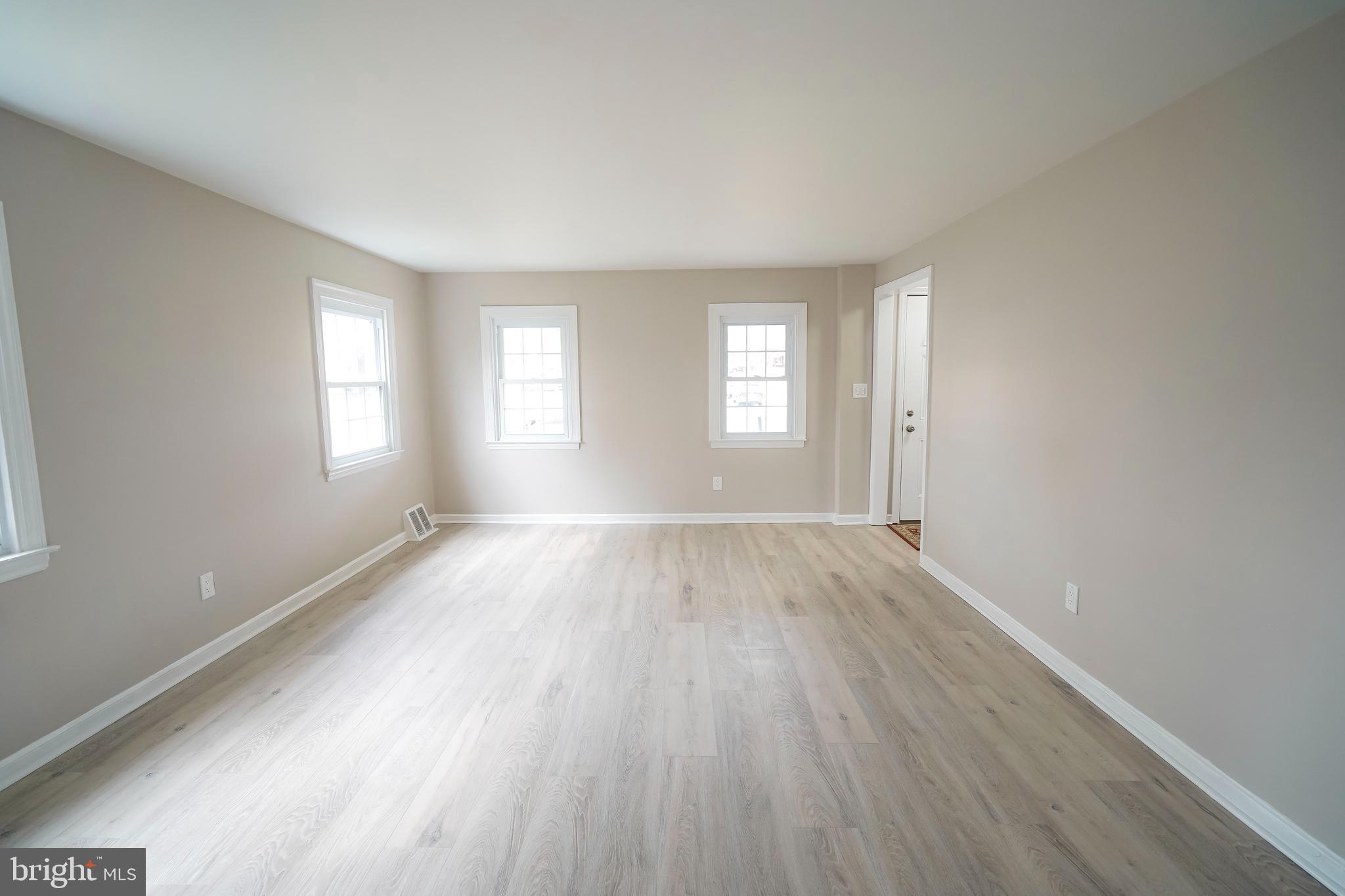 MILMONT PARK - Residential