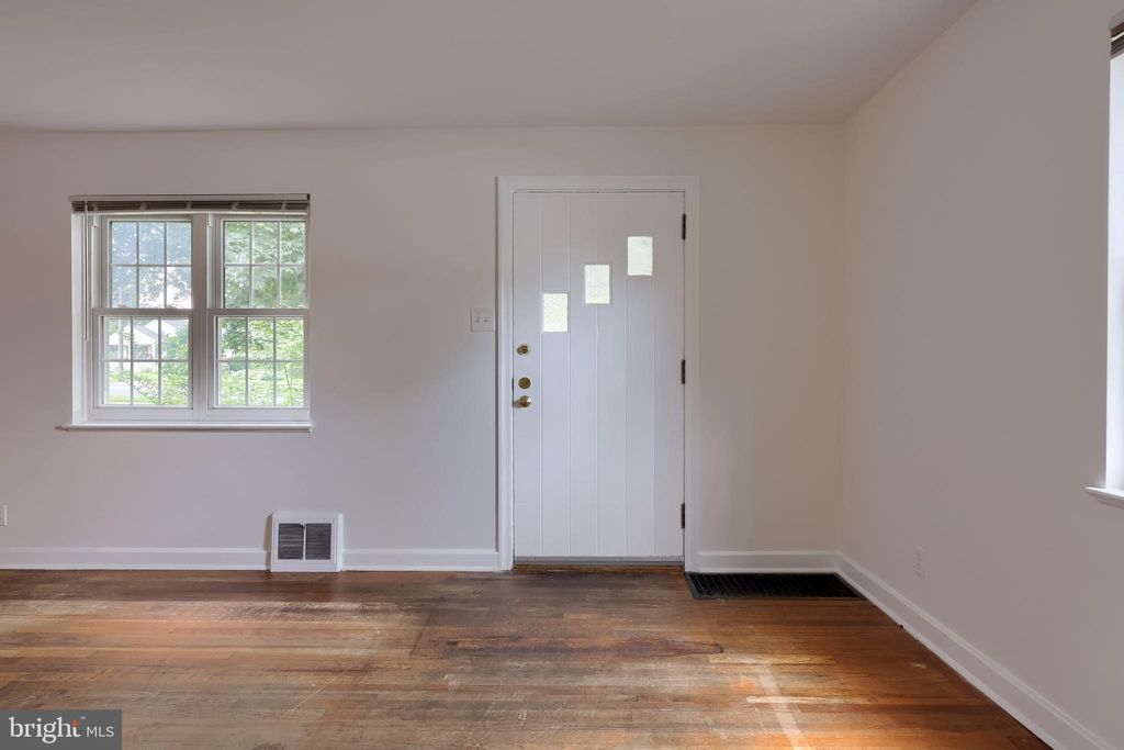 Photo of 309 E 2nd Avenue, LITITZ, PA 17543 (MLS # PALA2073618)