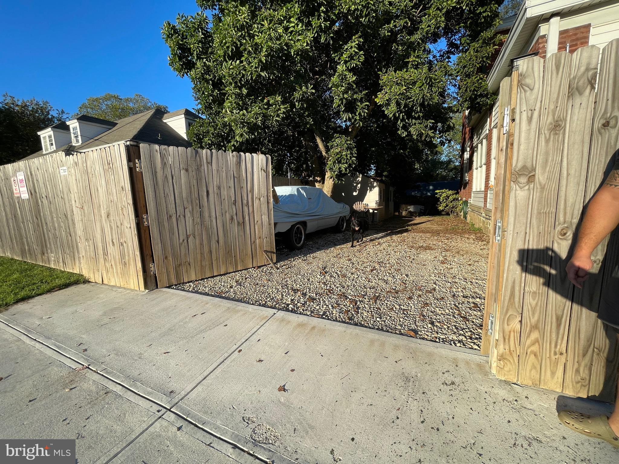 ROXBOROUGH - Residential