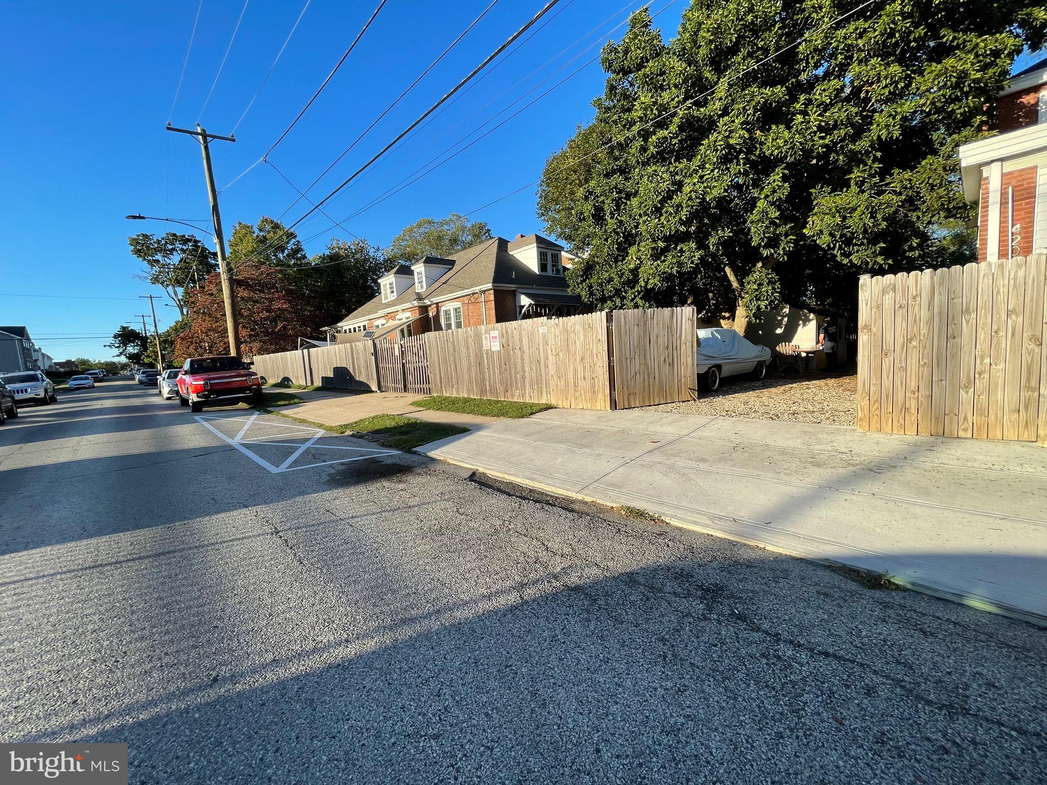 ROXBOROUGH - Residential