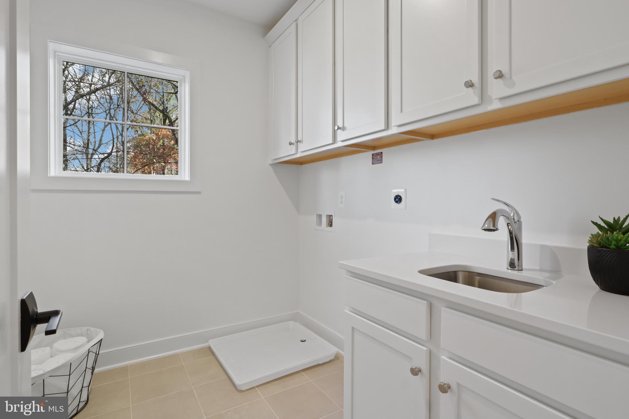 PIMMIT HILLS - Residential