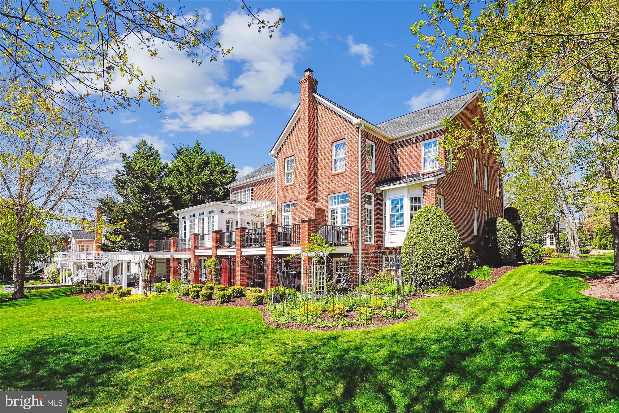 RIVER CREEK - Residential