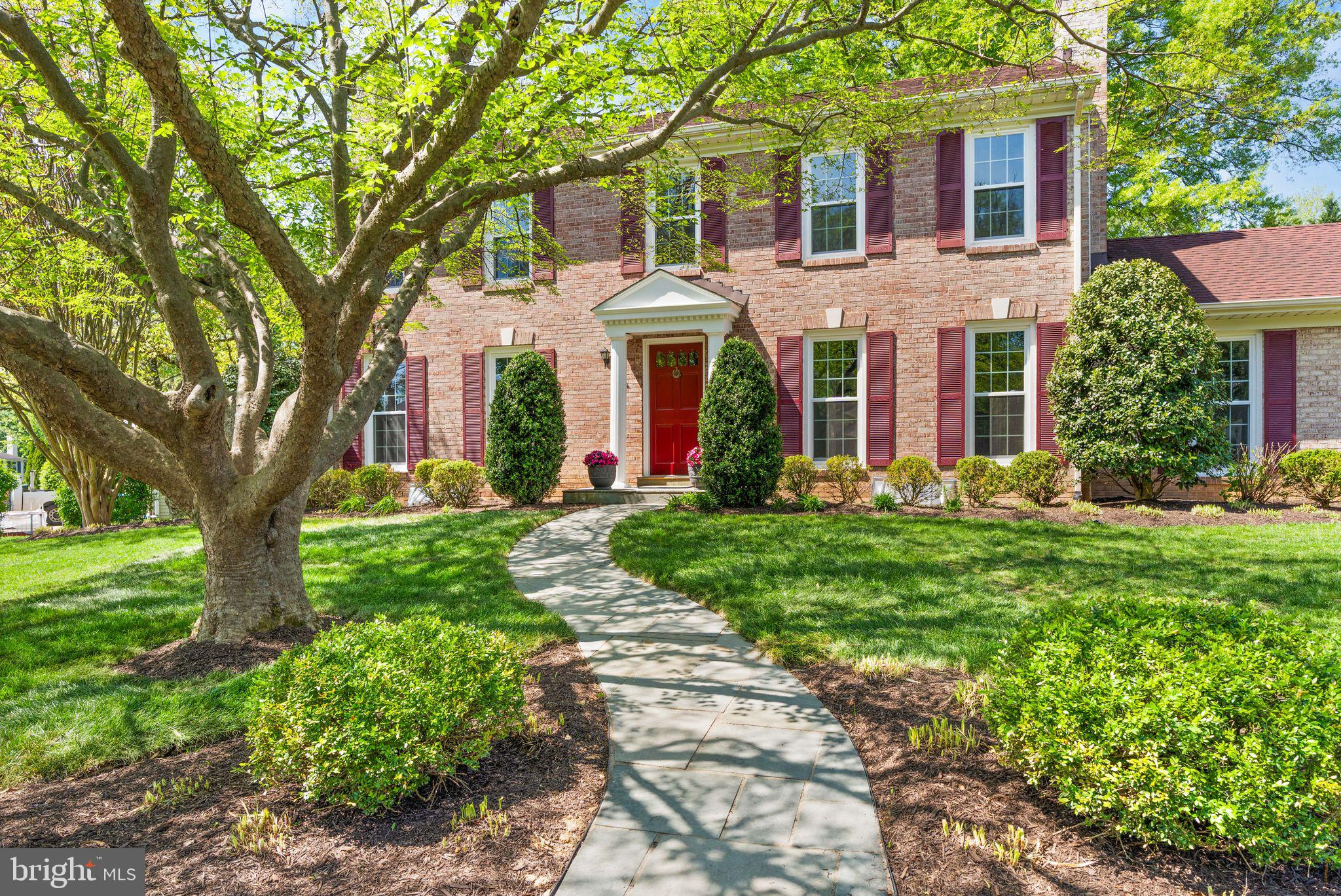1230 STONEHAM COURT