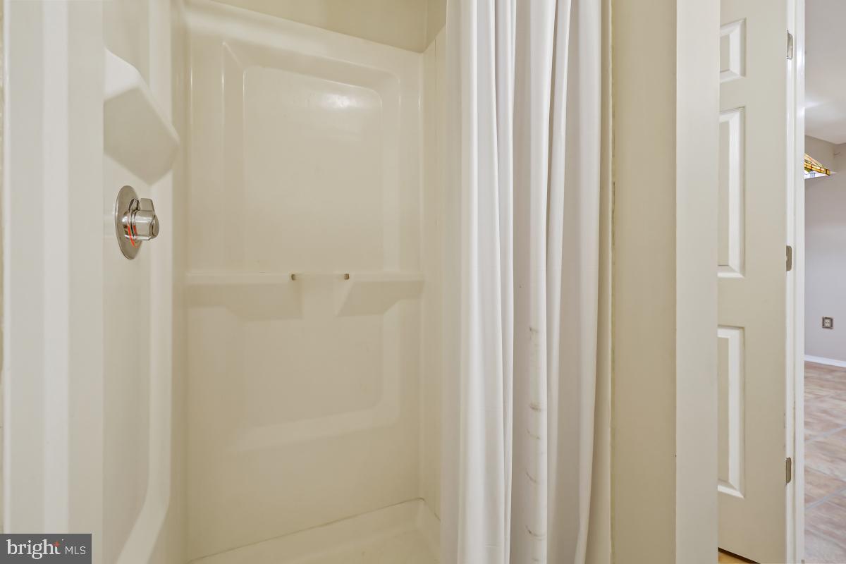 JACKSON MANOR - Residential