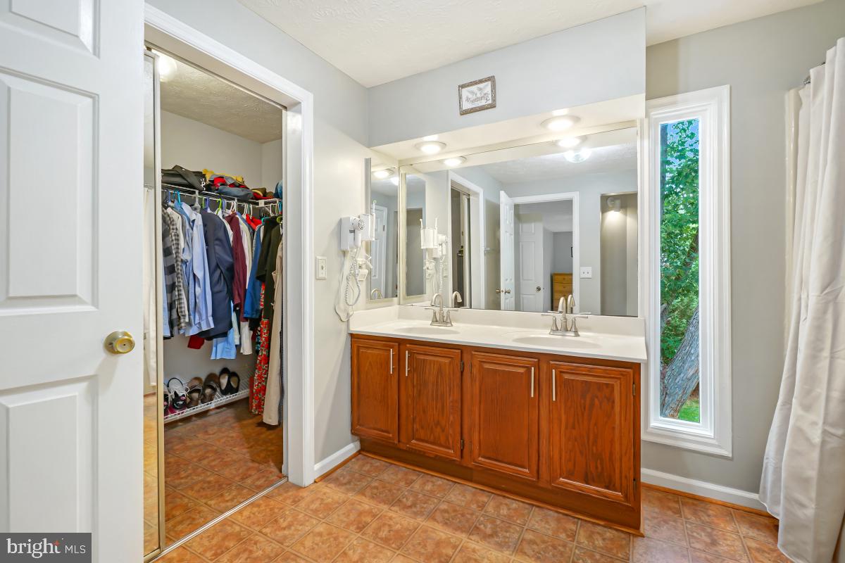 JACKSON MANOR - Residential