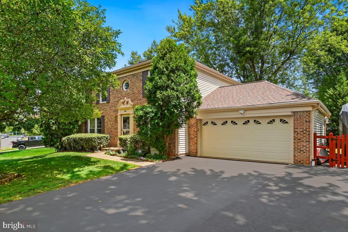 JACKSON MANOR - Residential