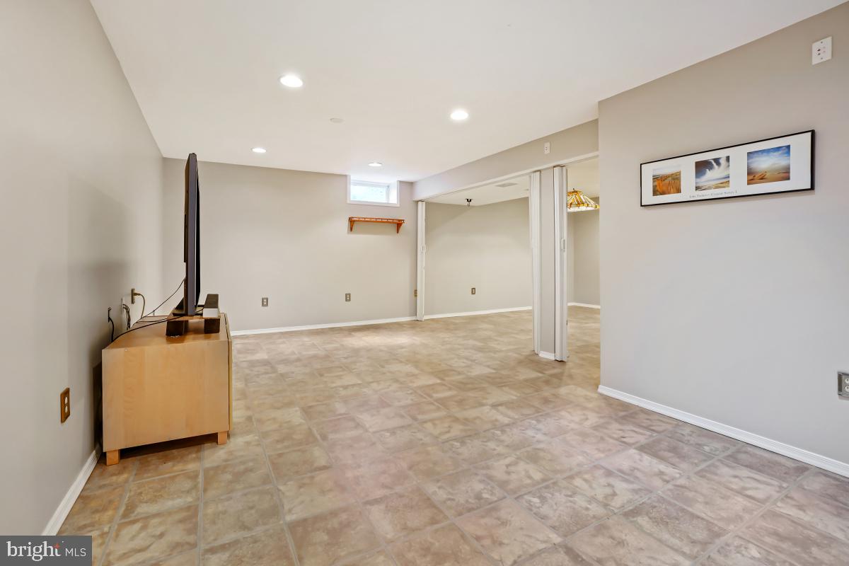 JACKSON MANOR - Residential