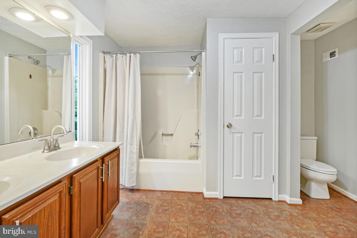 JACKSON MANOR - Residential