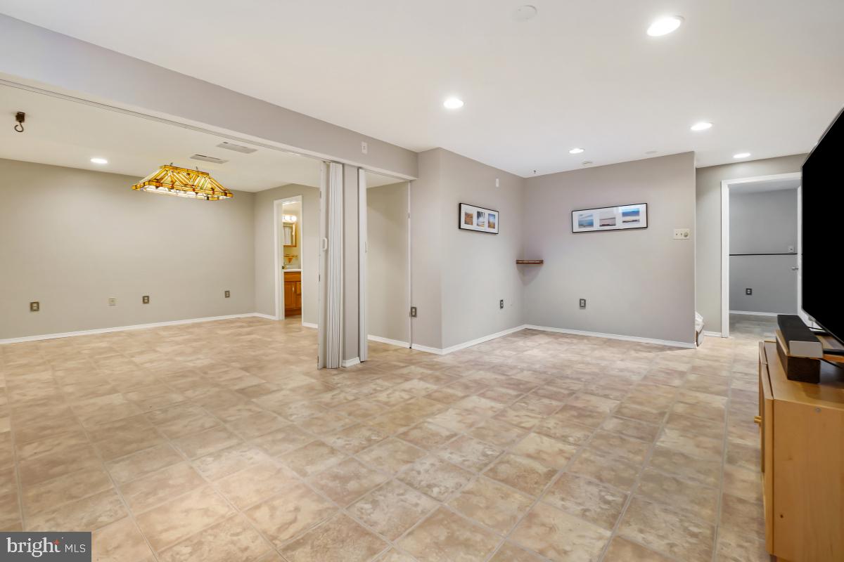 JACKSON MANOR - Residential