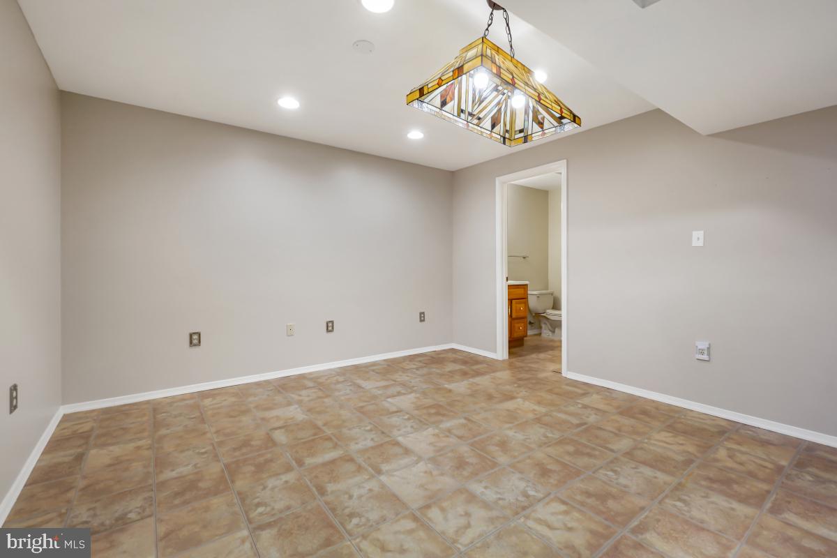 JACKSON MANOR - Residential