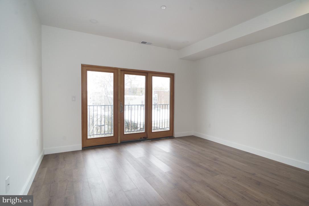 NORRIS SQUARE - Residential Income