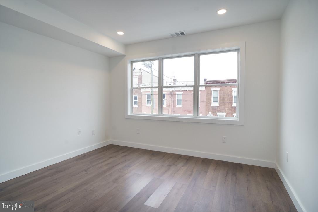 NORRIS SQUARE - Residential Income