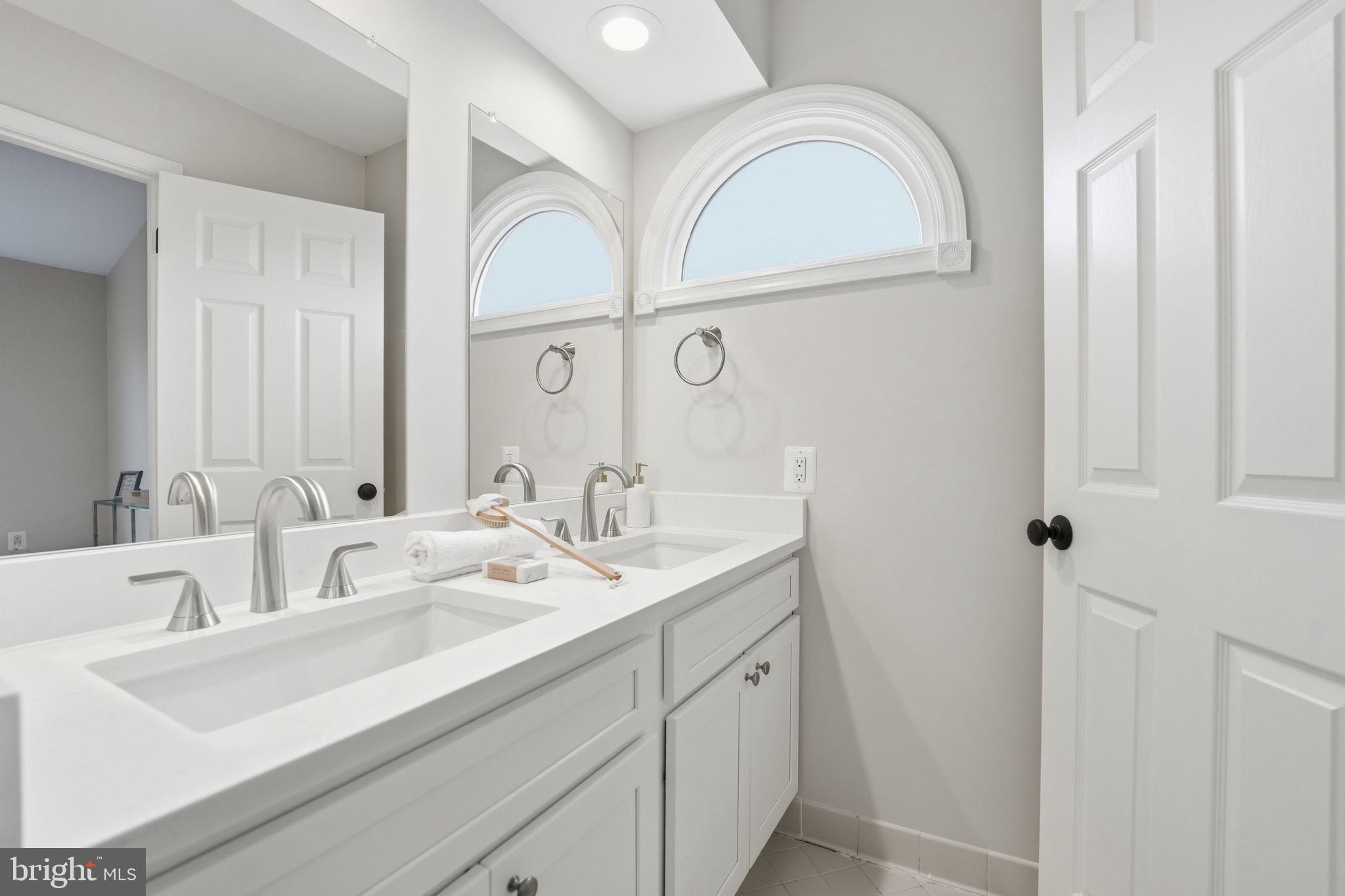 CROFTON COMMONS - Residential