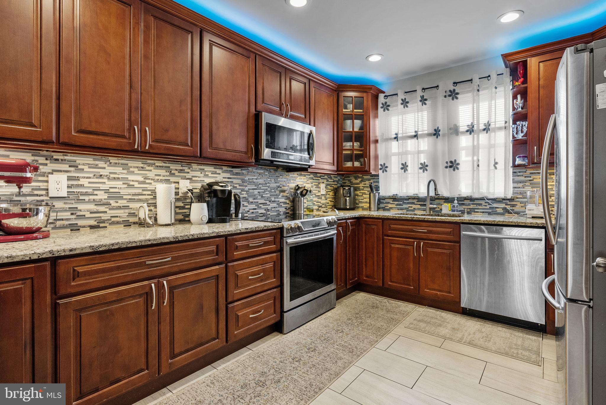 MAYFAIR (WEST) - Residential