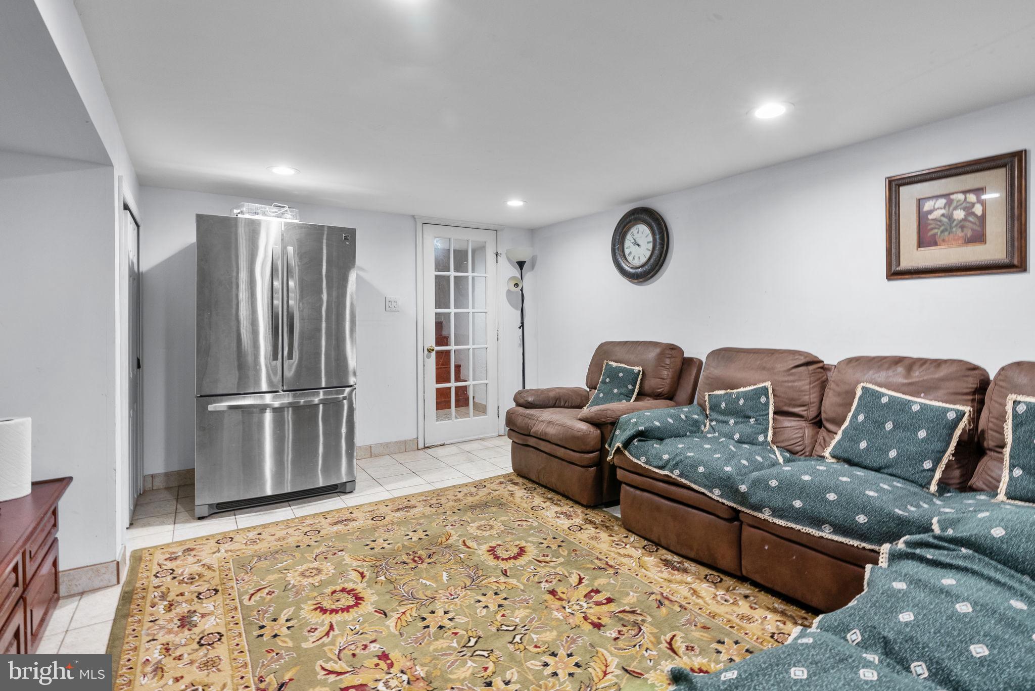 MAYFAIR (WEST) - Residential