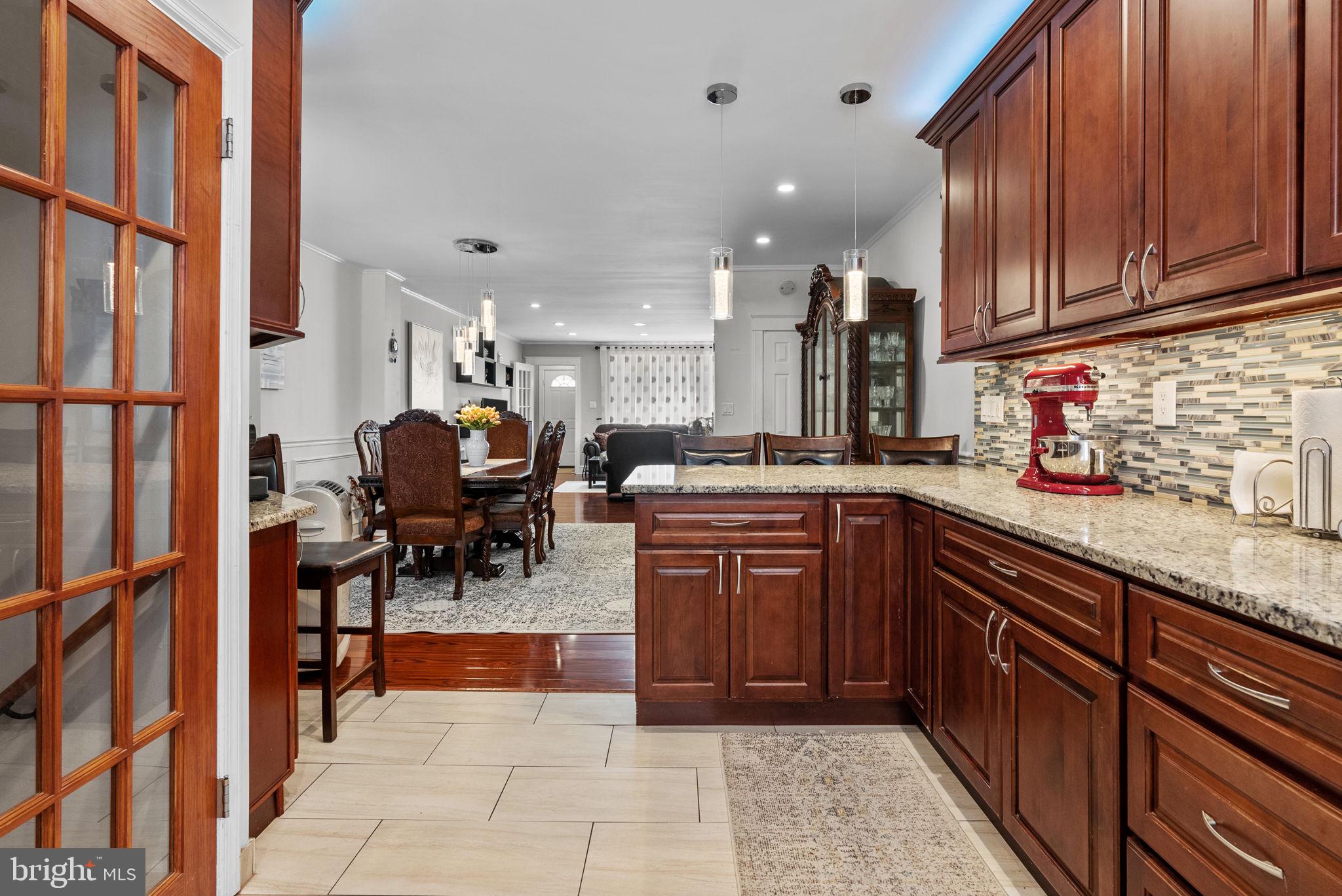 MAYFAIR (WEST) - Residential