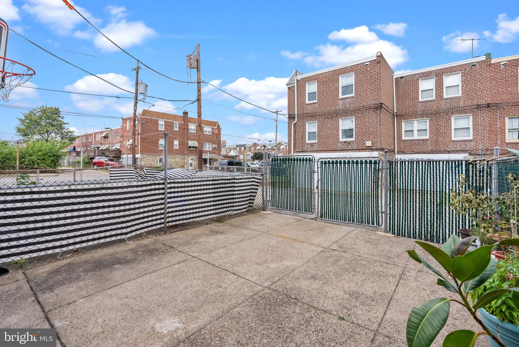 MAYFAIR (WEST) - Residential