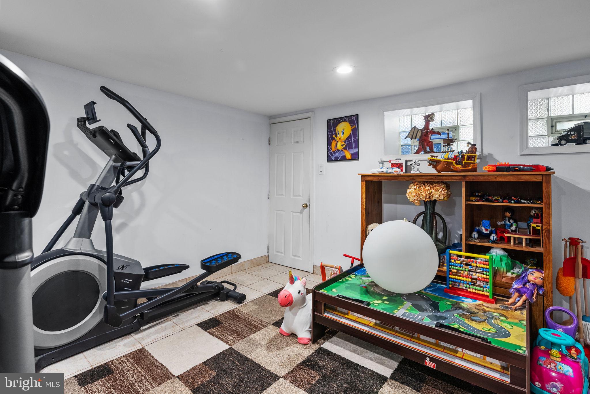 MAYFAIR (WEST) - Residential