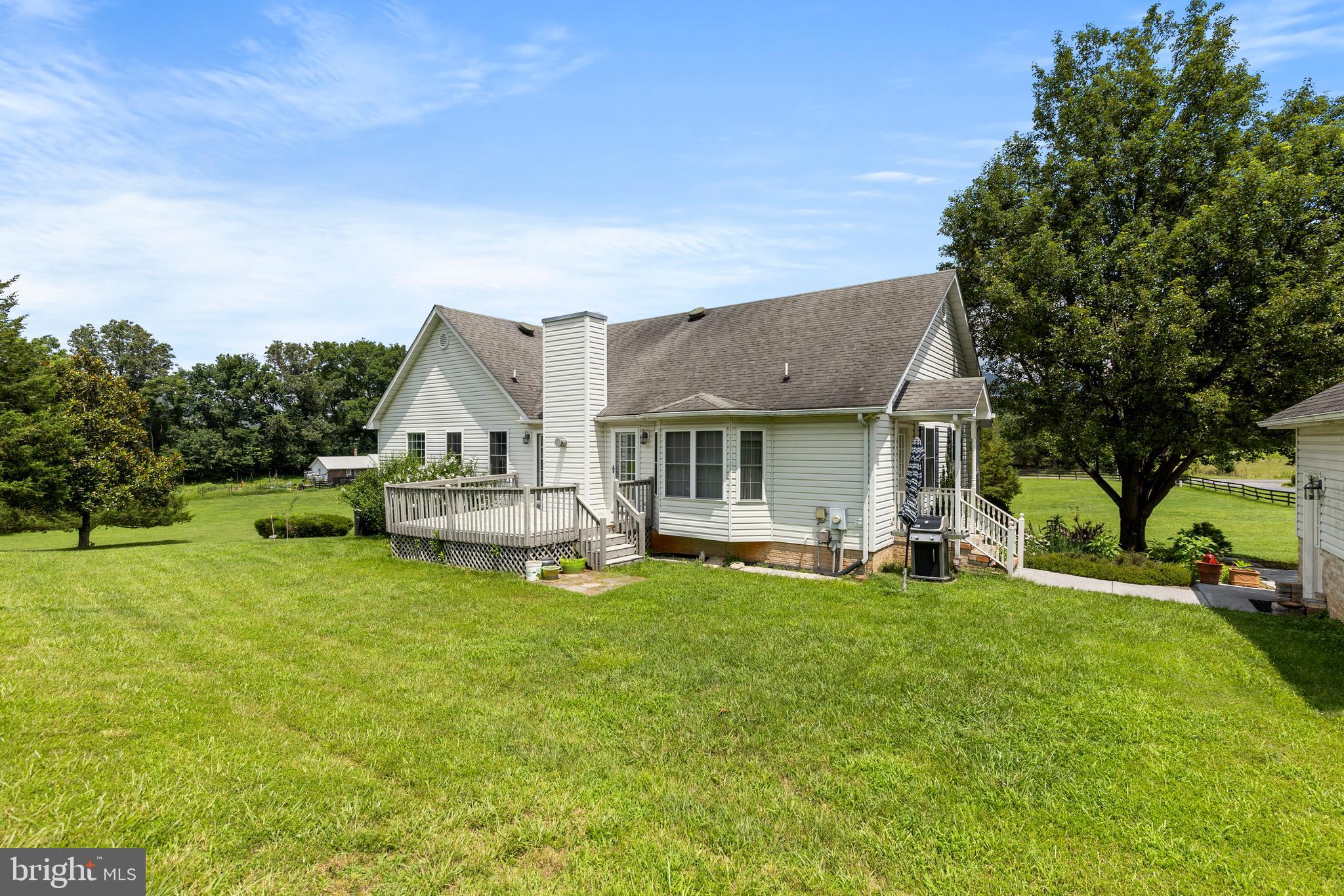 40 MEADOWBROOK COURT