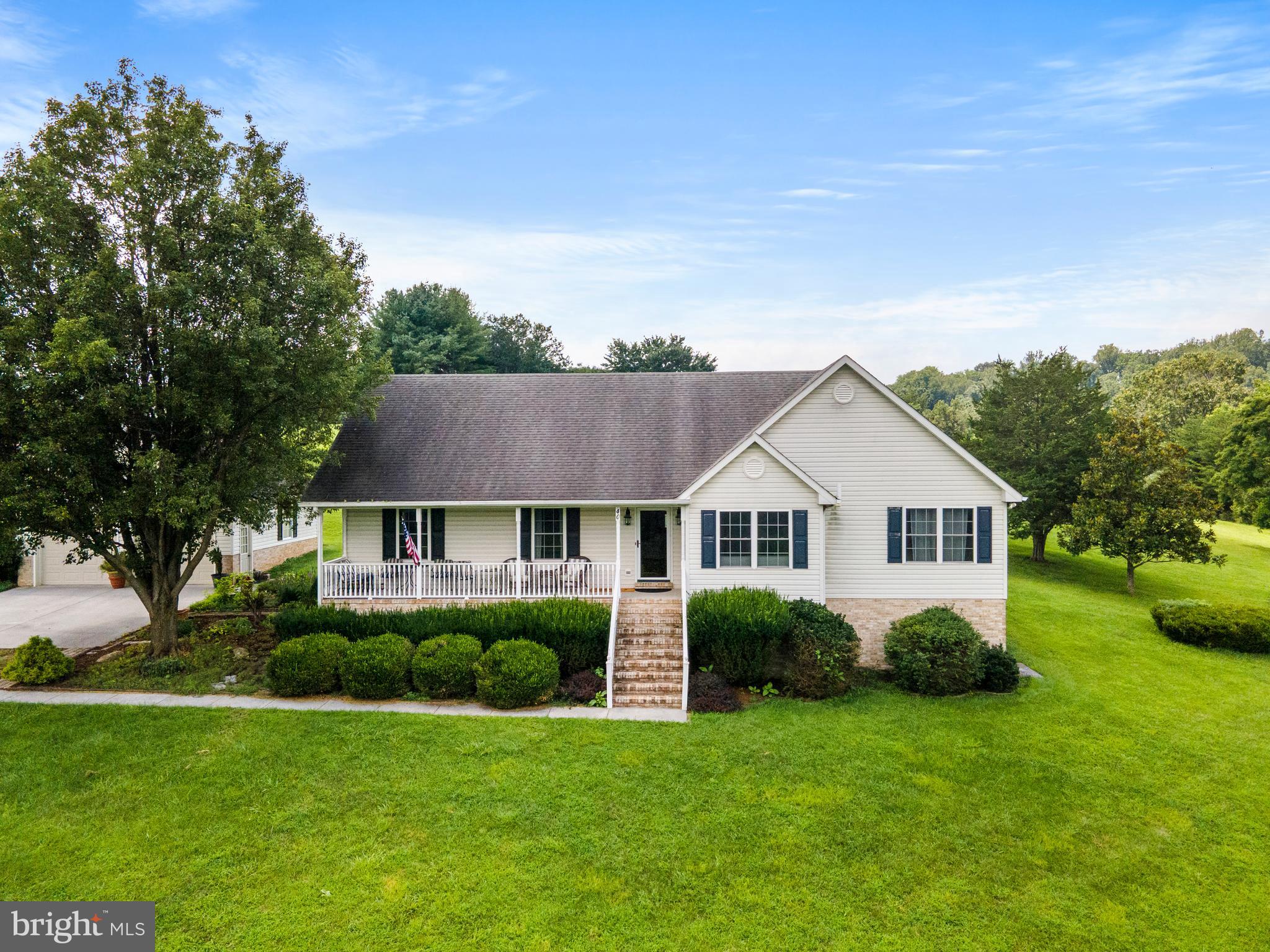 40 MEADOWBROOK COURT