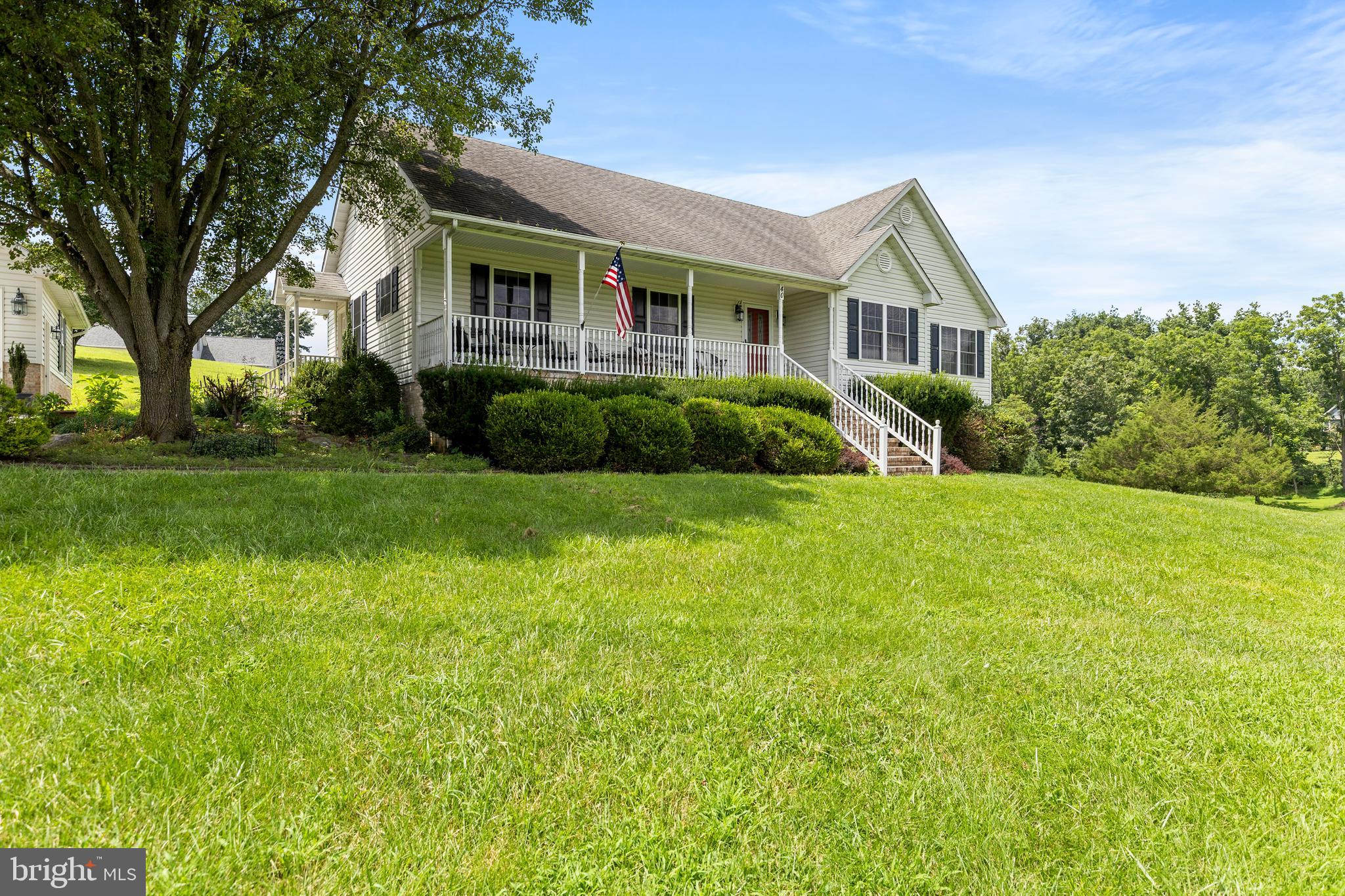 40 MEADOWBROOK COURT
