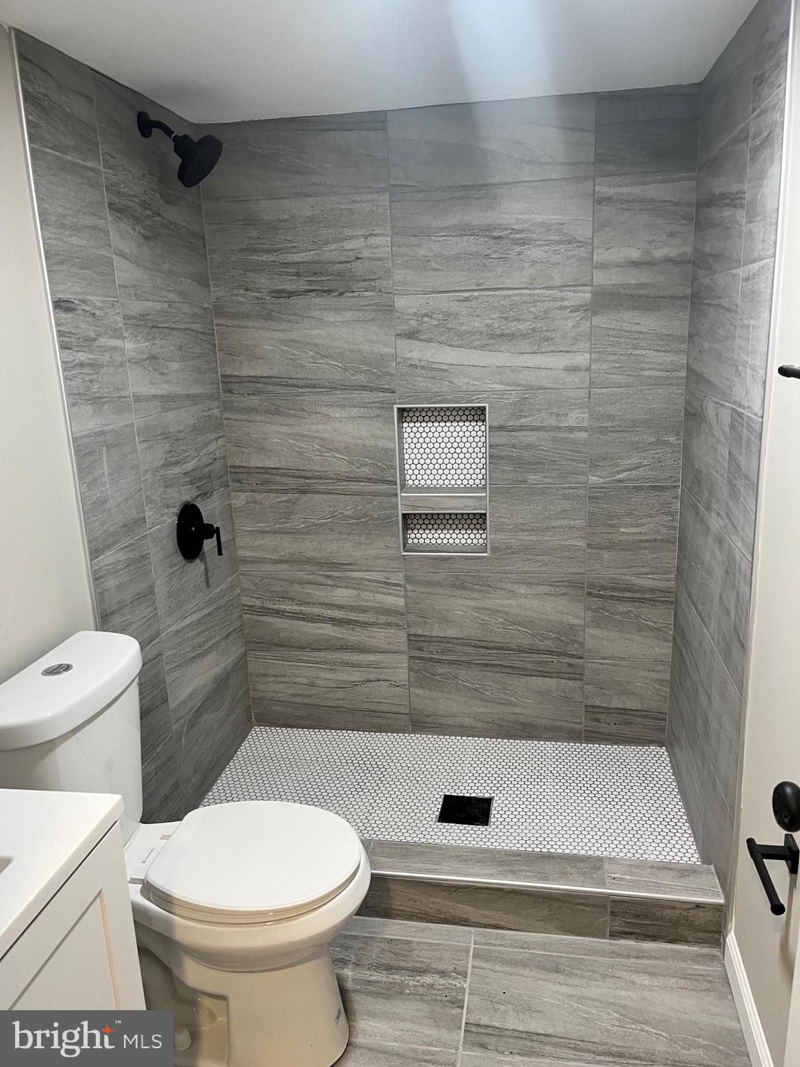 CARROLL-SOUTH HILTON - Residential Lease