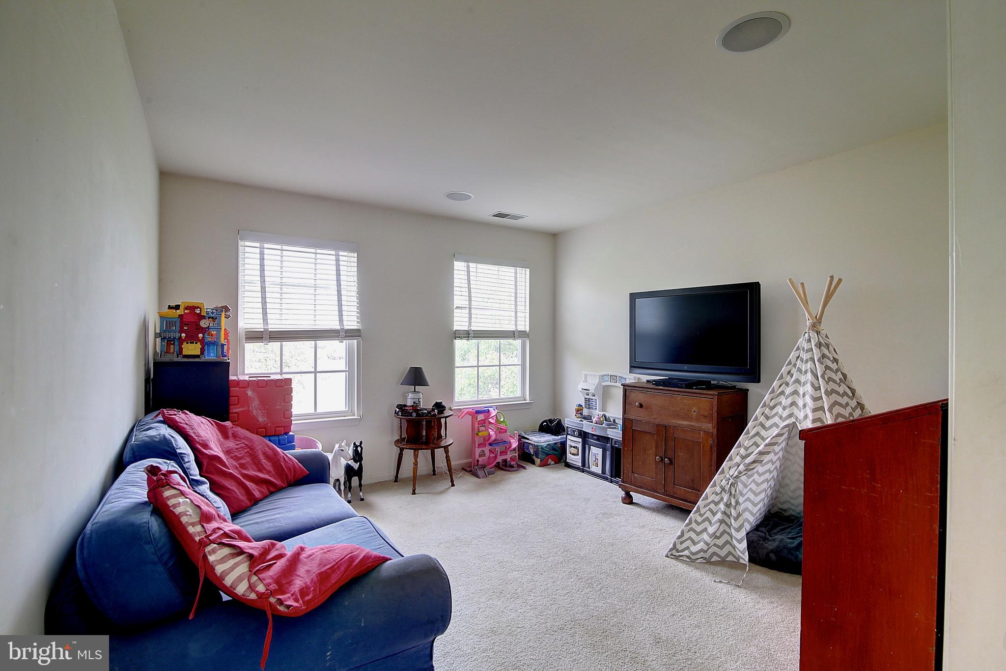 TAYLORSTOWN - Residential