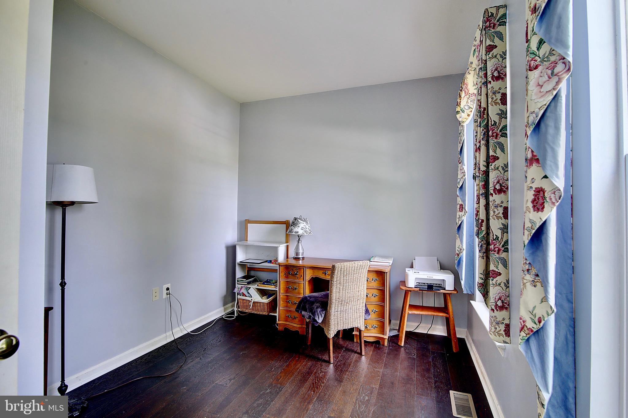 TAYLORSTOWN - Residential