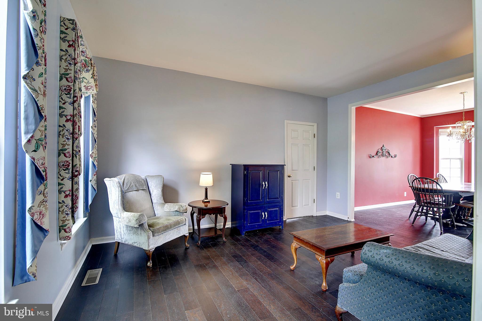 TAYLORSTOWN - Residential