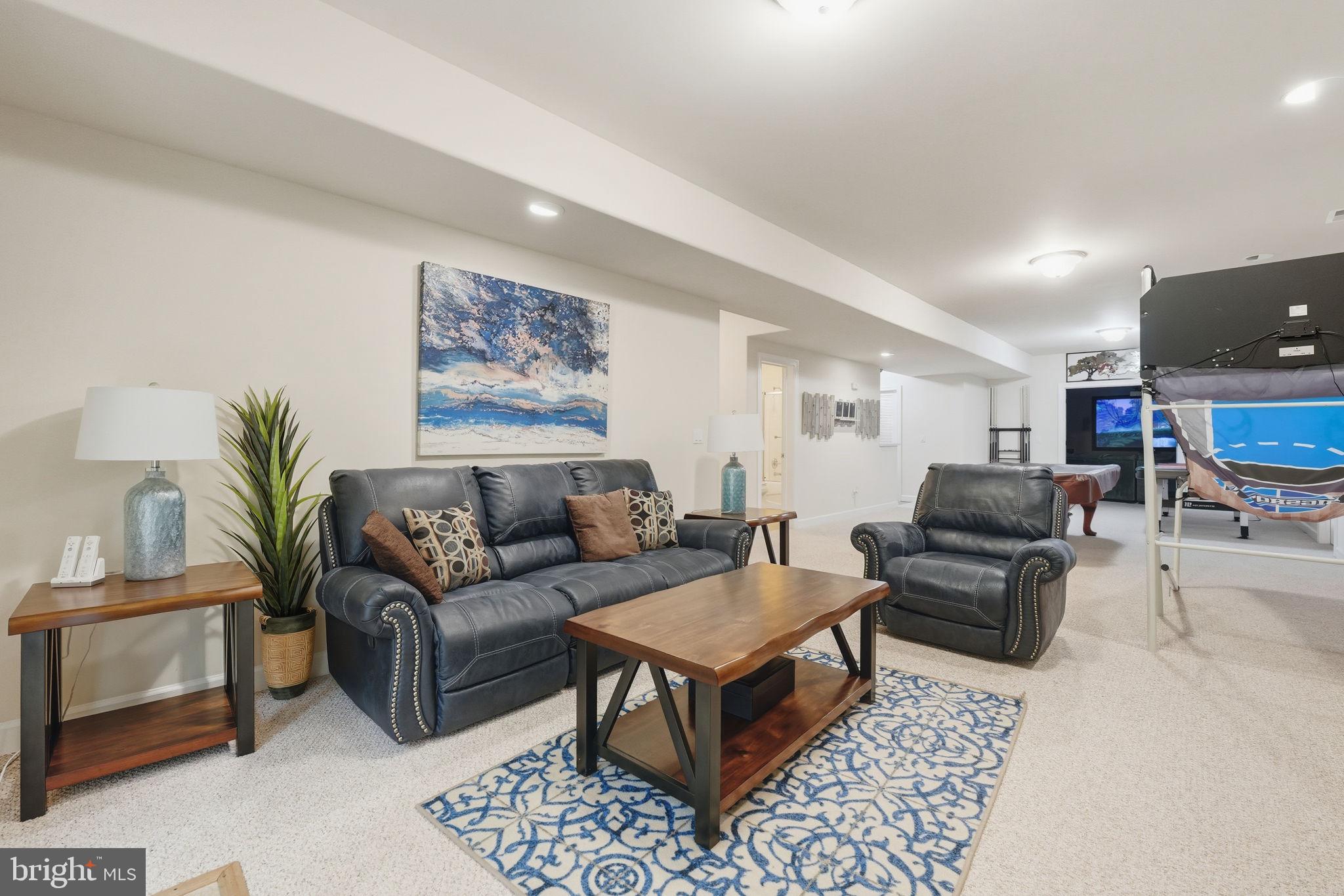 ASHBURN HILLS - Residential