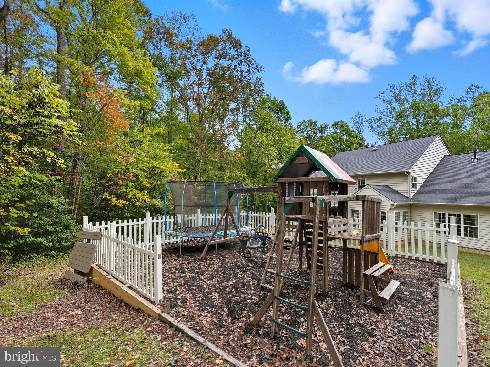 ASHBURN HILLS - Residential