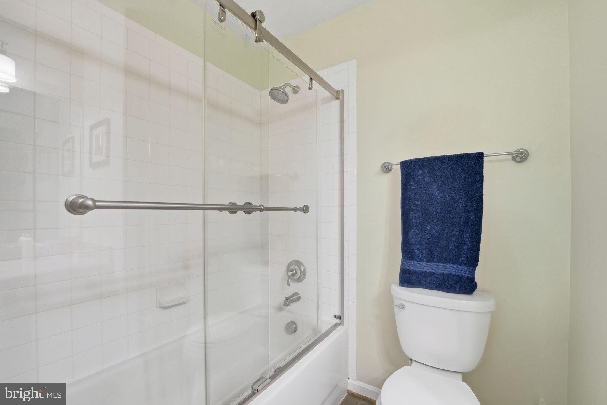 ASHBURN HILLS - Residential