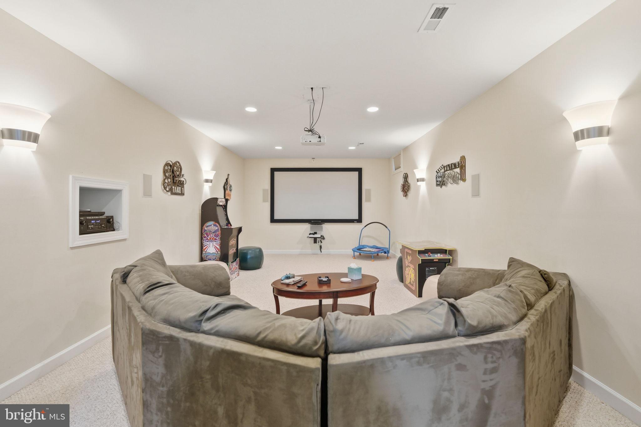 ASHBURN HILLS - Residential