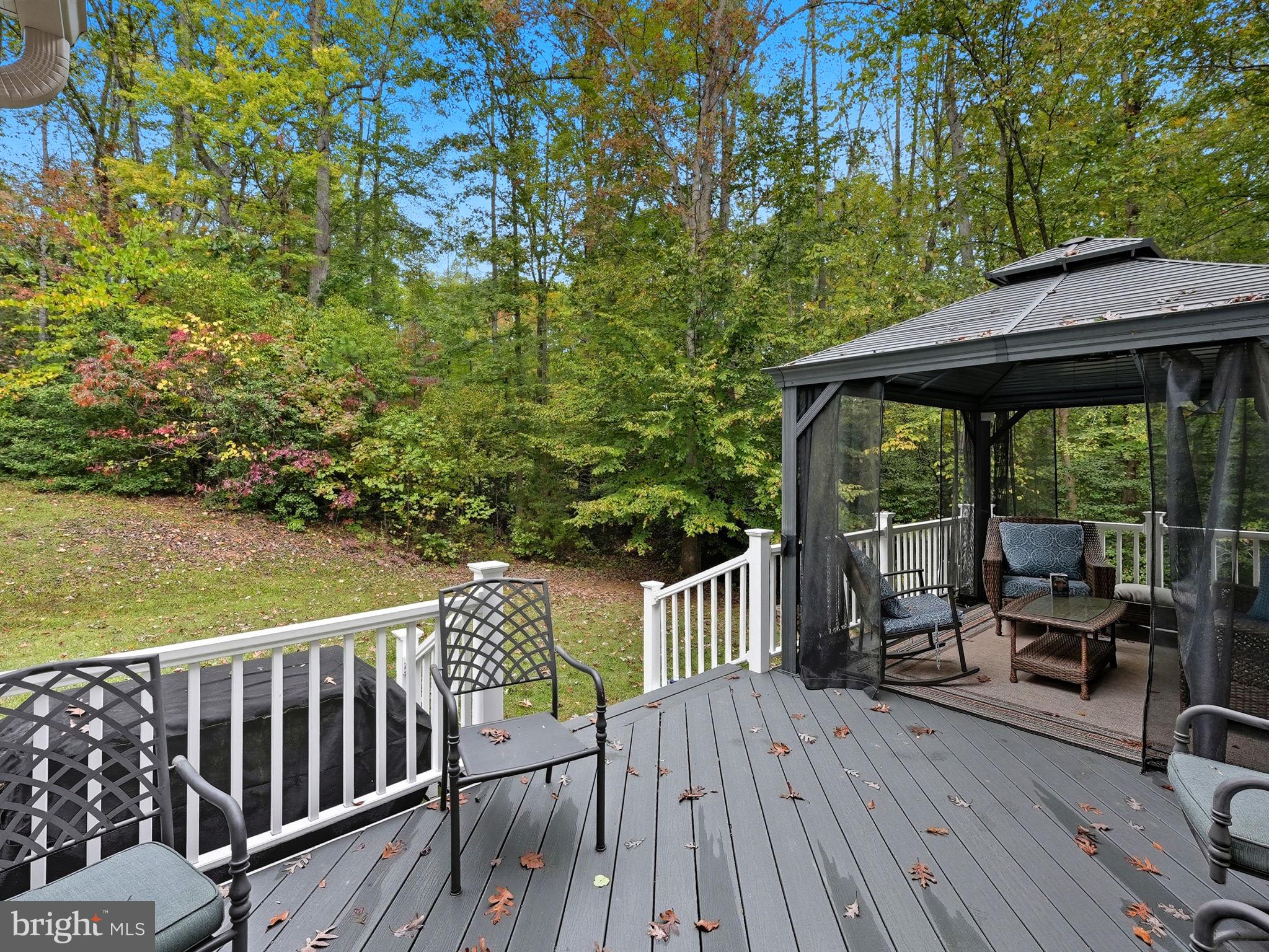 ASHBURN HILLS - Residential