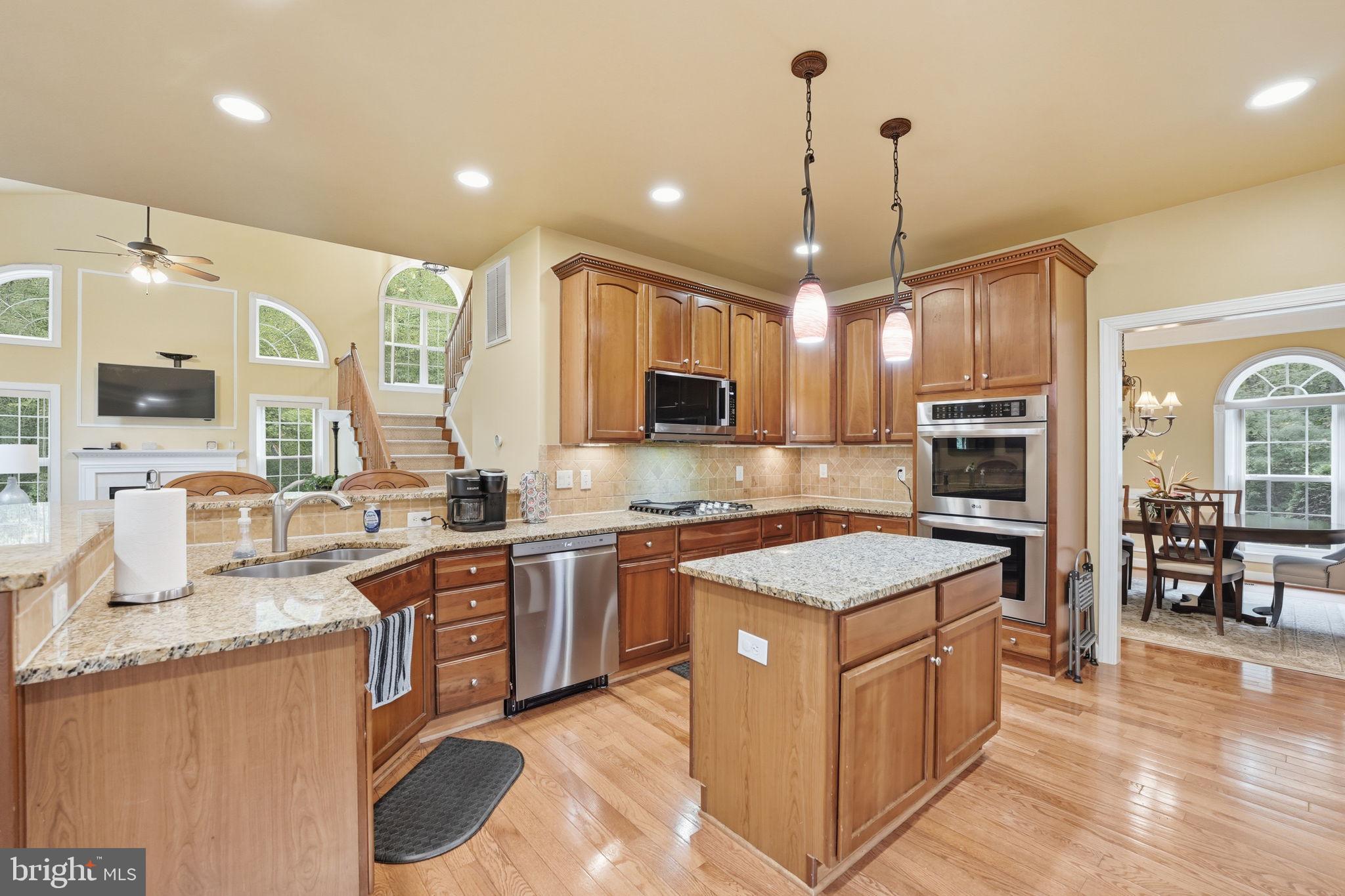 ASHBURN HILLS - Residential