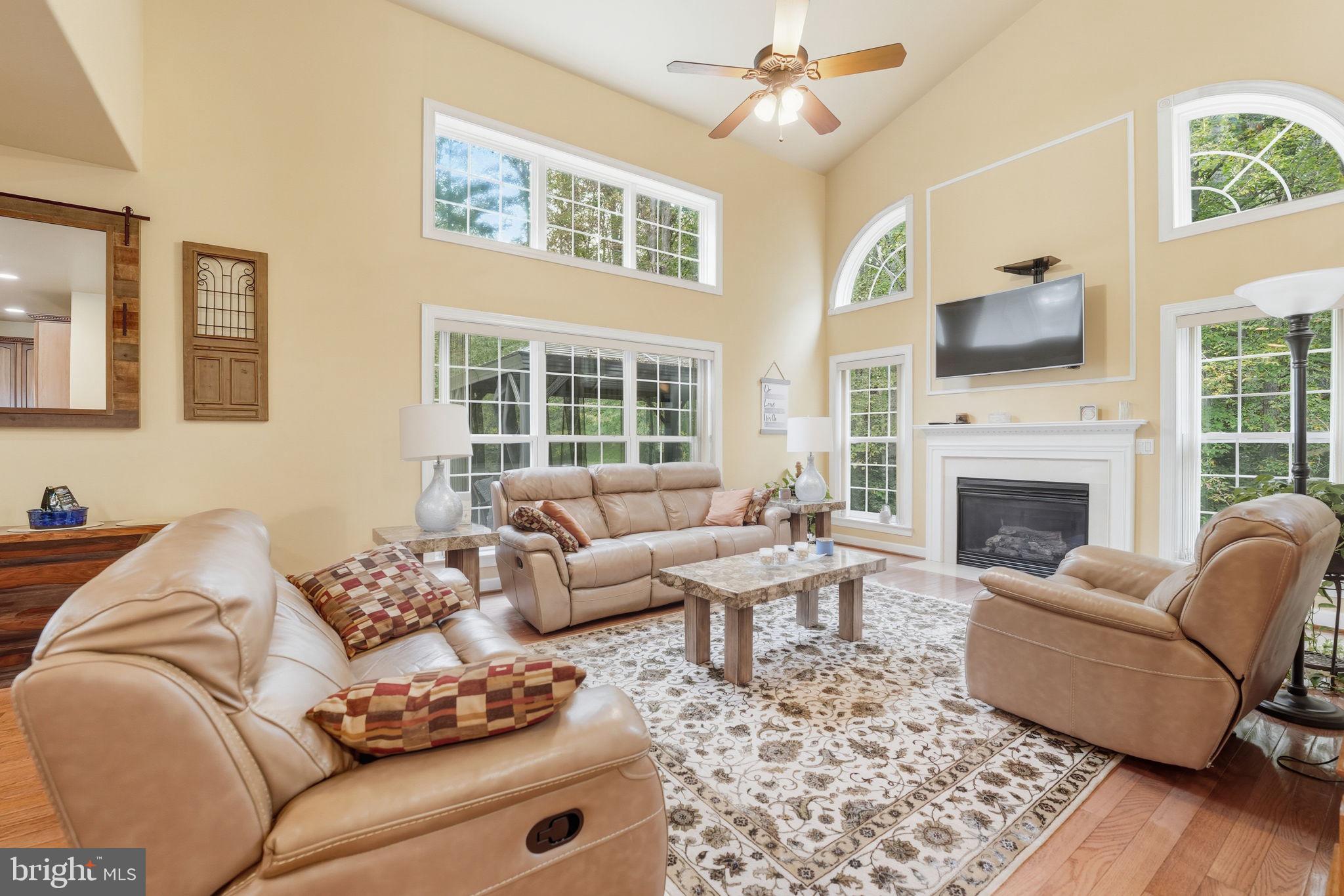 ASHBURN HILLS - Residential