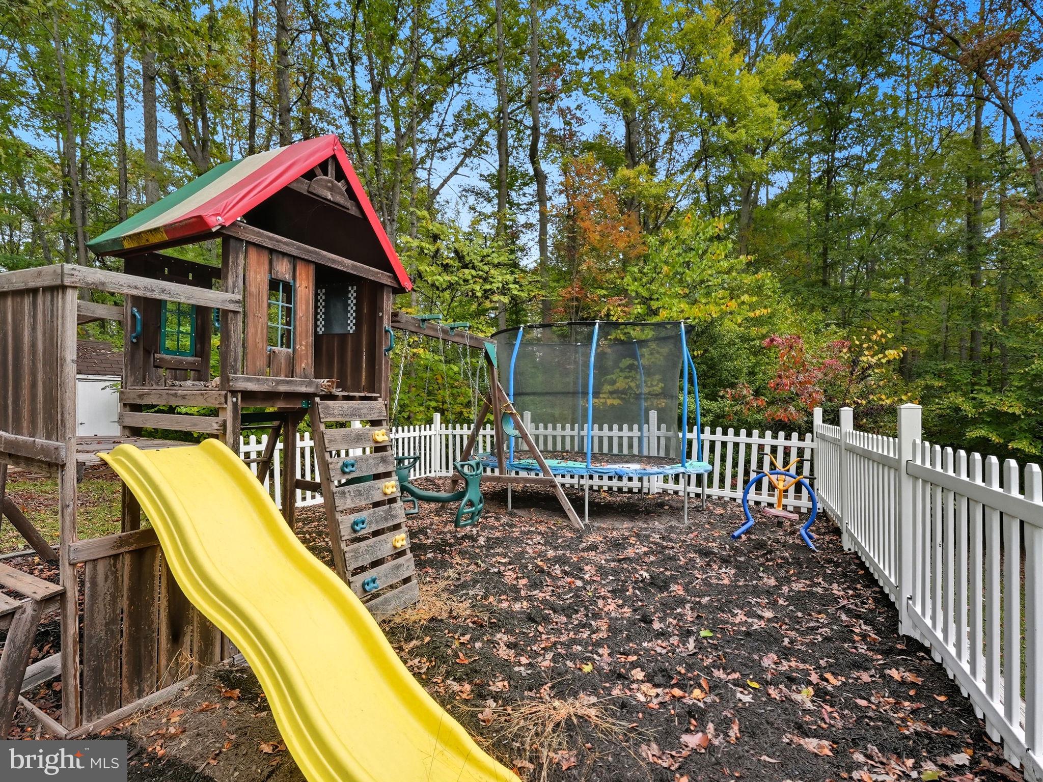 ASHBURN HILLS - Residential