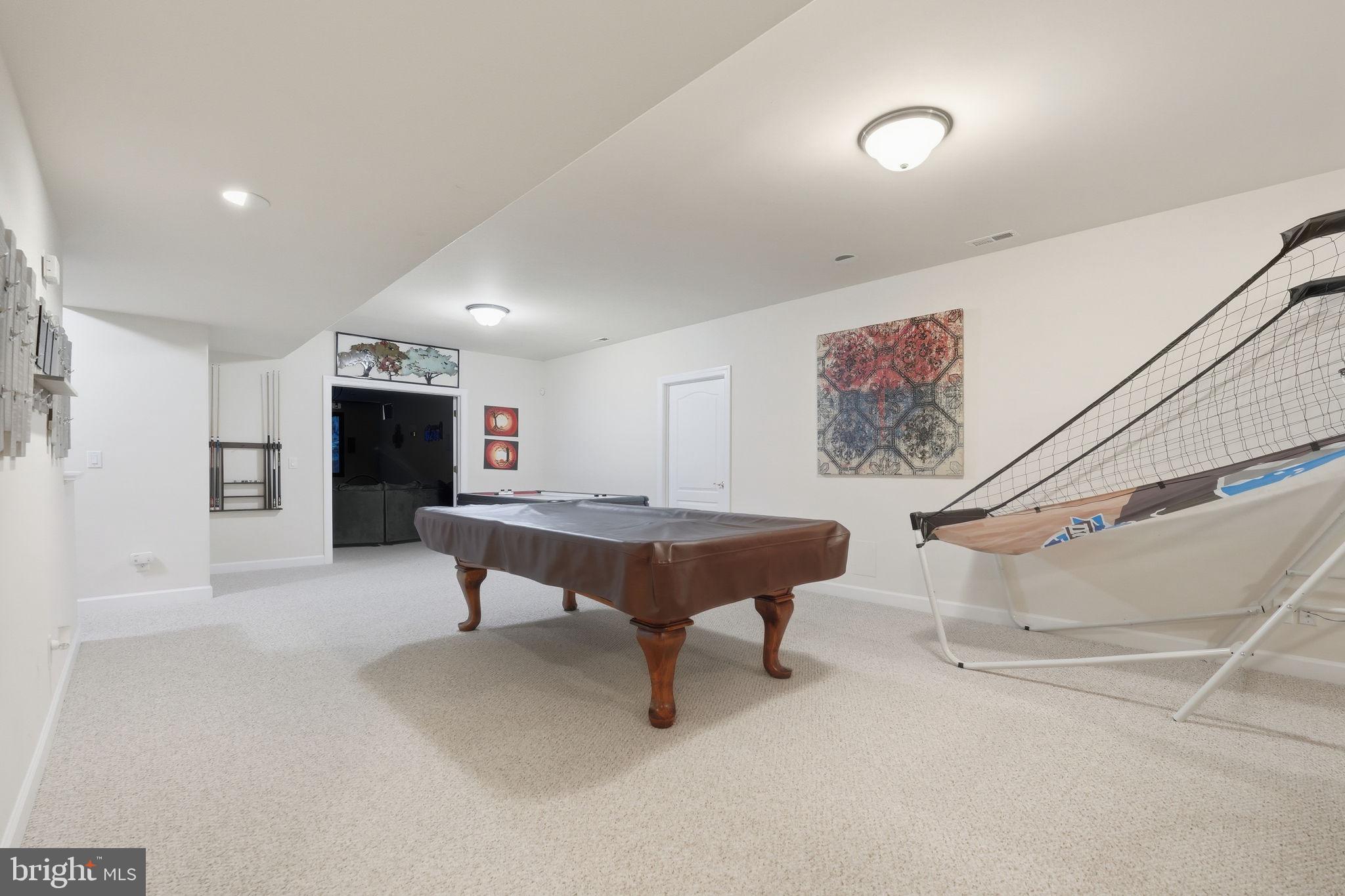 ASHBURN HILLS - Residential