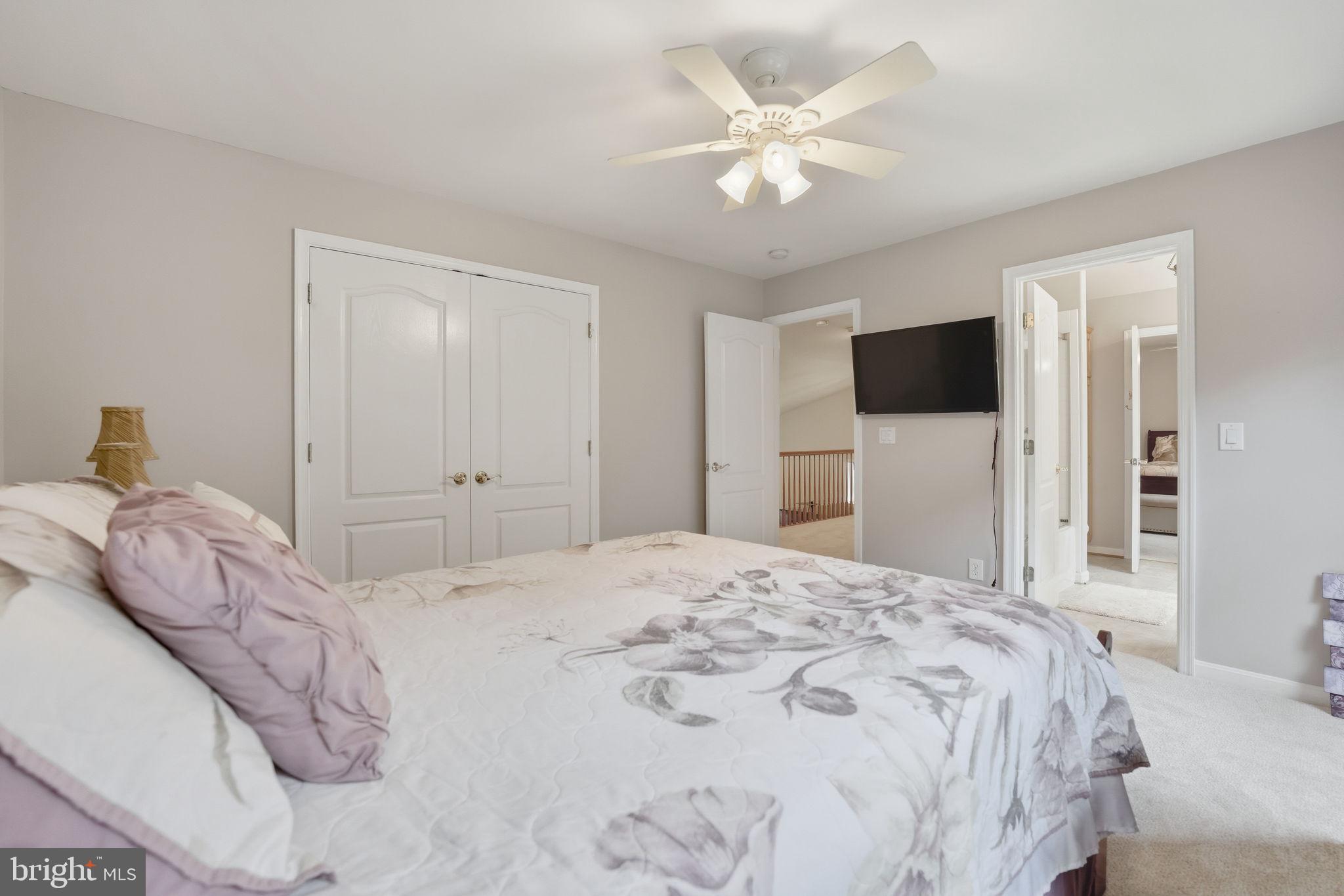 ASHBURN HILLS - Residential