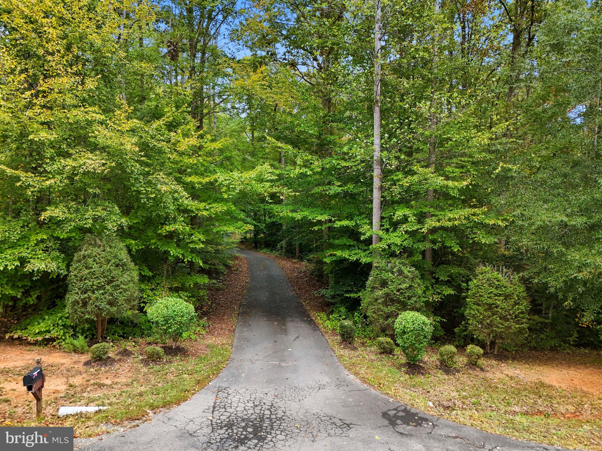 ASHBURN HILLS - Residential