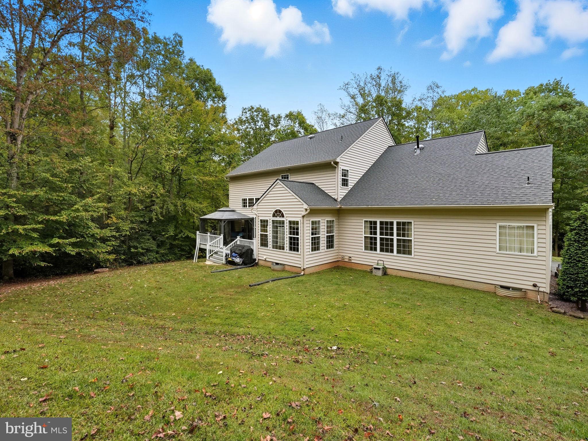 ASHBURN HILLS - Residential