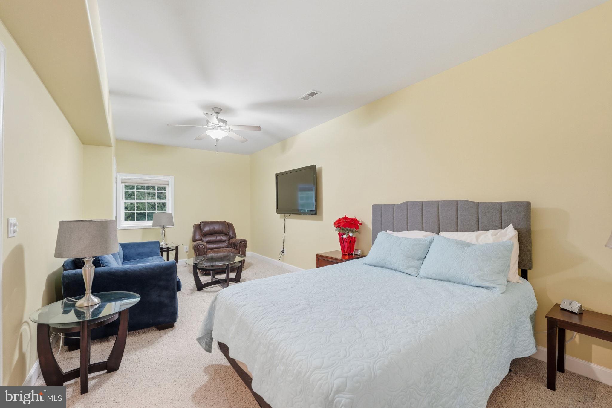 ASHBURN HILLS - Residential