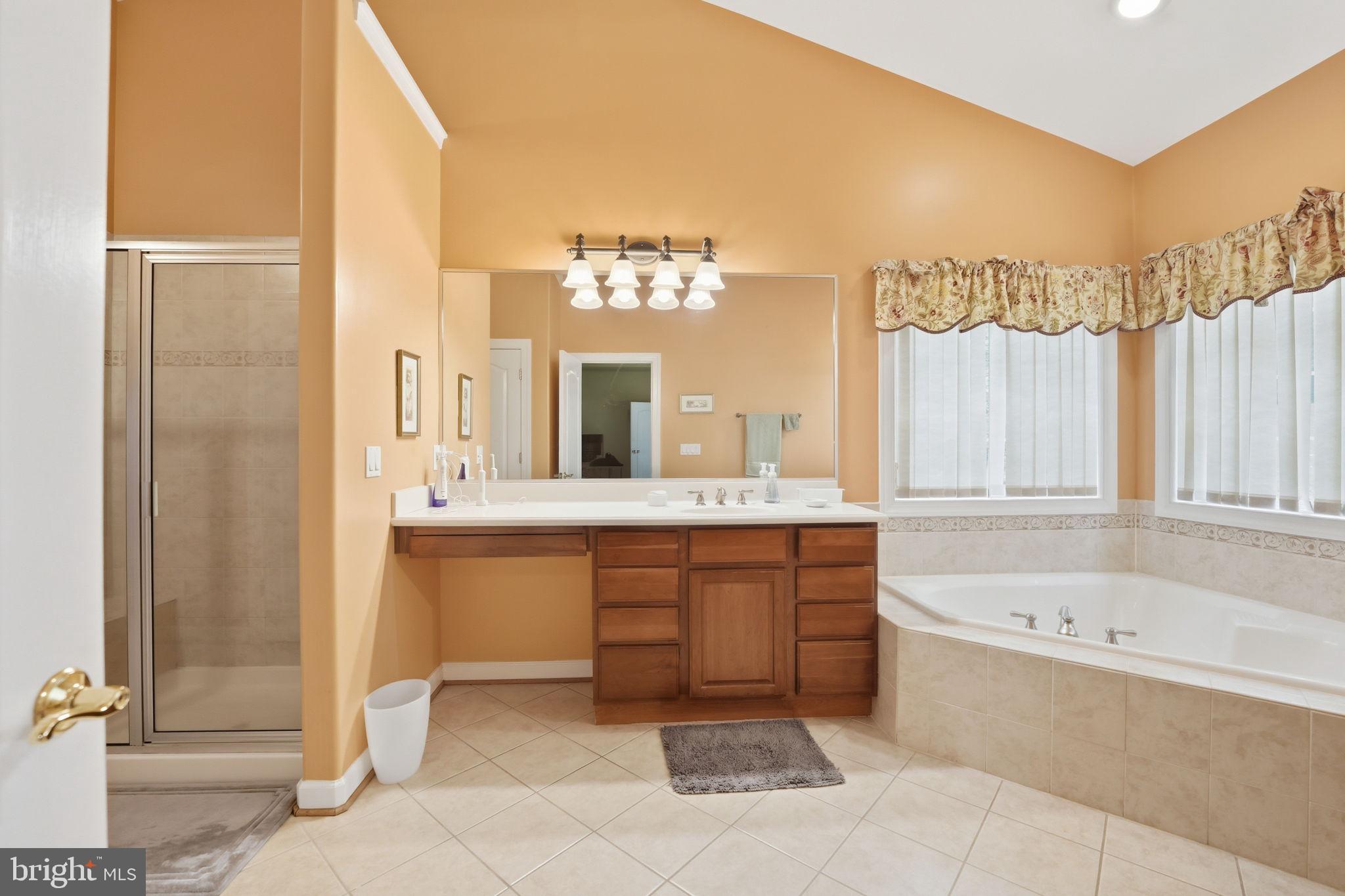 ASHBURN HILLS - Residential