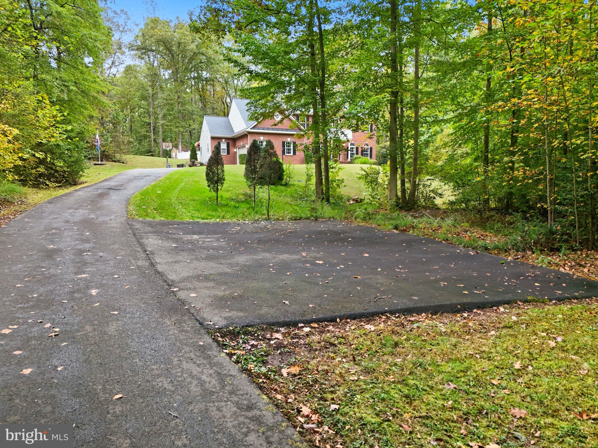 ASHBURN HILLS - Residential