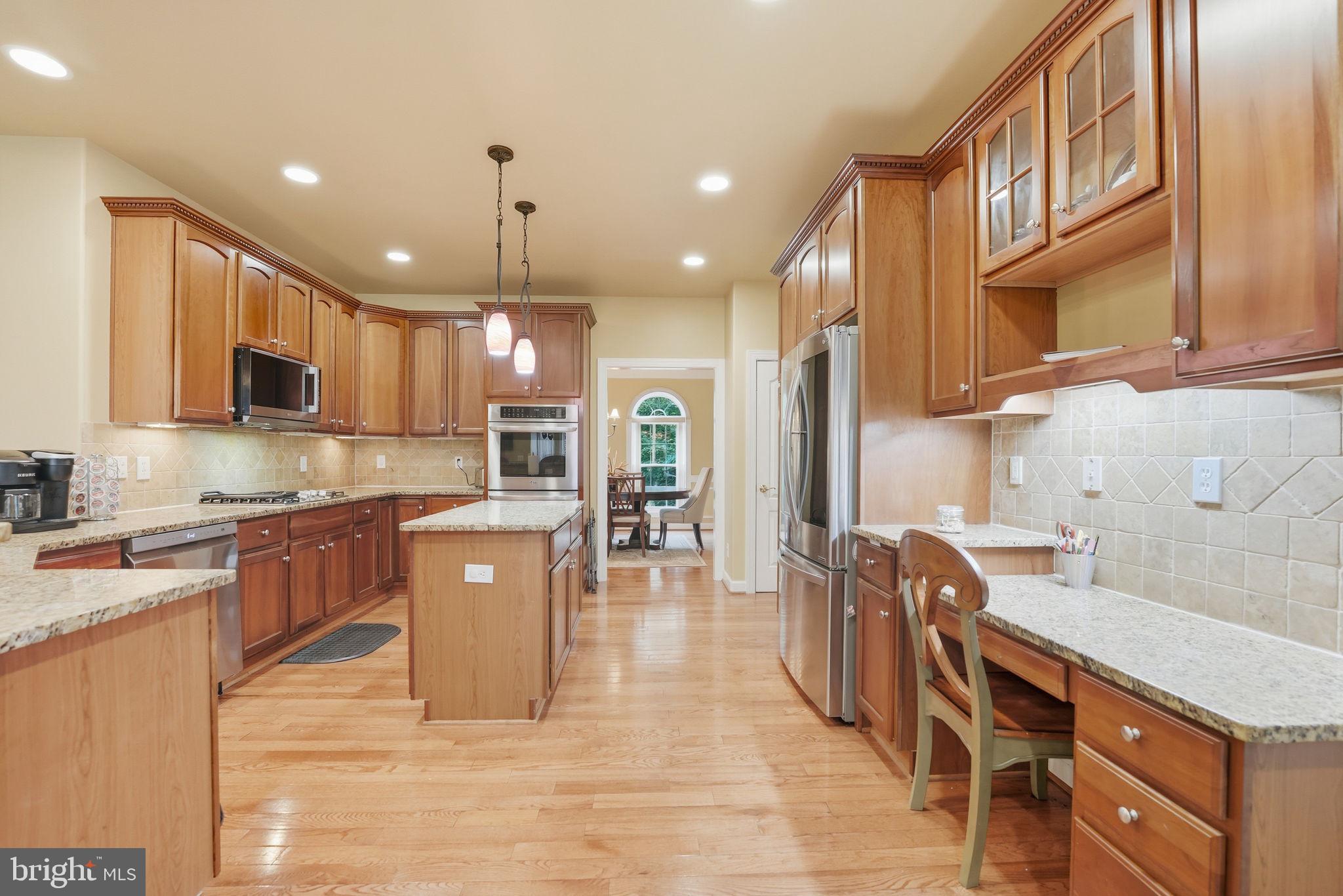 ASHBURN HILLS - Residential