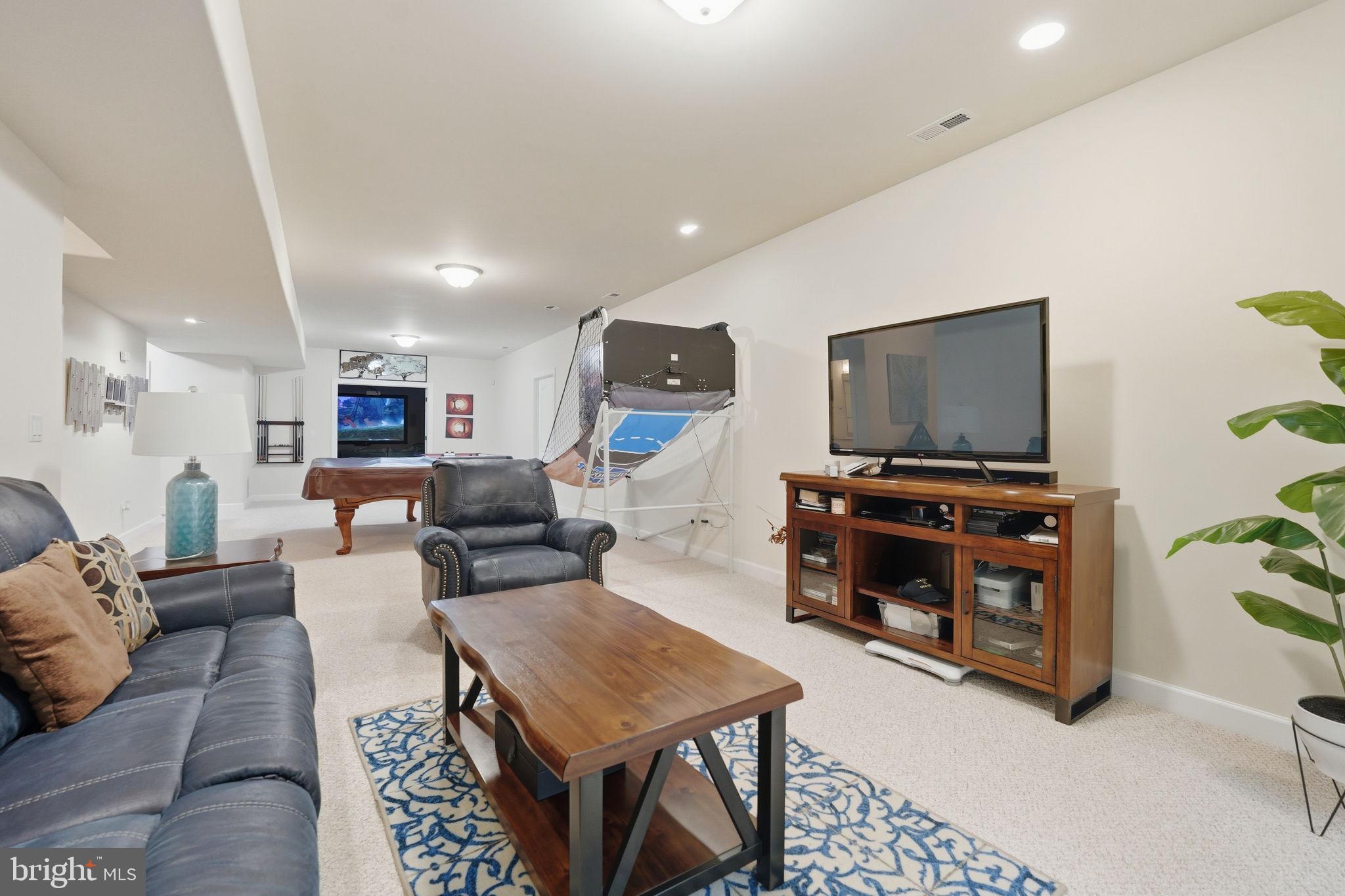 ASHBURN HILLS - Residential